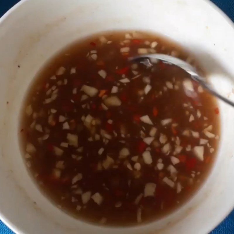 Step 4 Making tamarind sauce for mixed salad