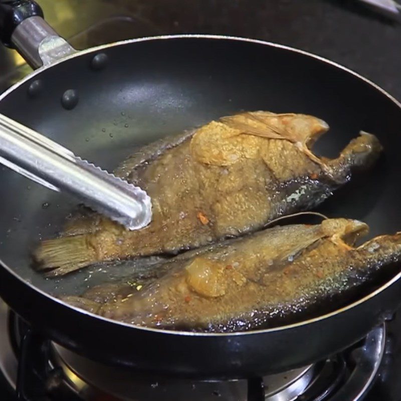 Step 2 Fry the dried fish and marinate it for Dried Fish Mango Salad