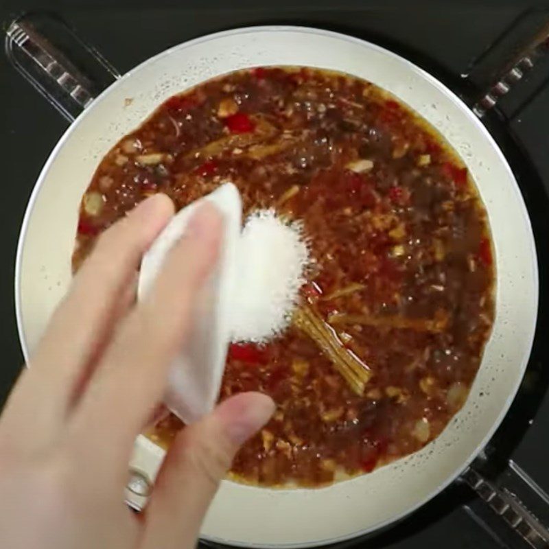 Step 5 Making the sauce for steamed scallops with vermicelli