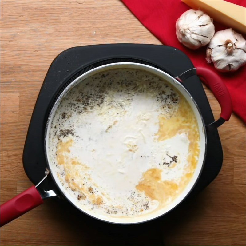 Step 1 Make the sauce for Fried eggs with fish sauce