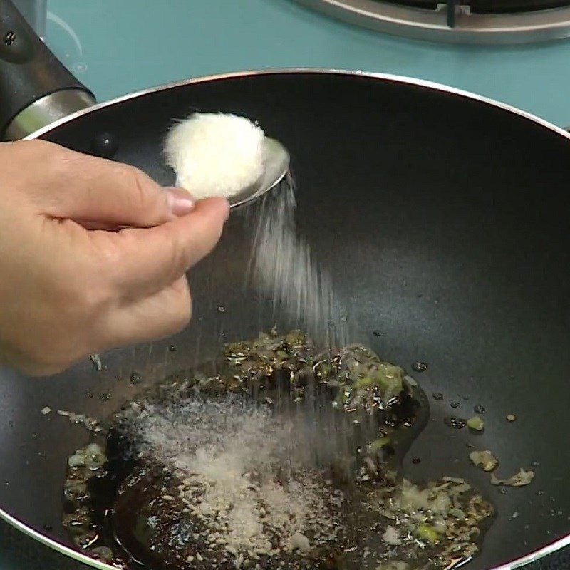 Step 2 Make the sauce for Stir-fried Chayote with Lingzhi Mushroom