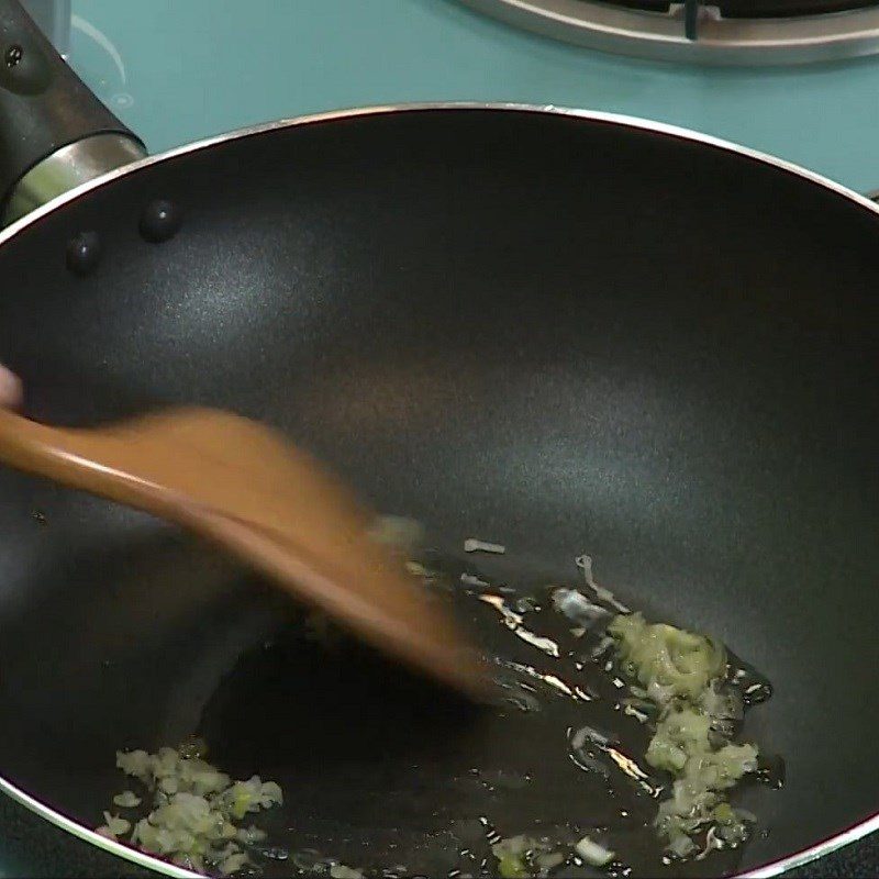 Step 2 Make the sauce for Stir-fried Chayote with Lingzhi Mushroom