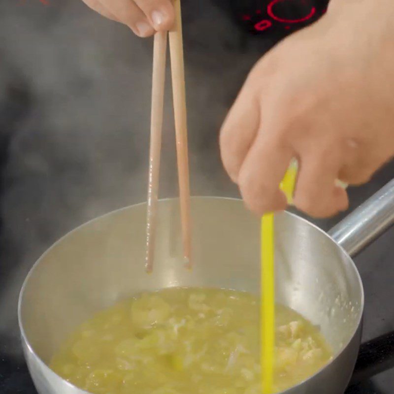 Step 3 Making scallop sauce Stir-fried spinach with scallop meat