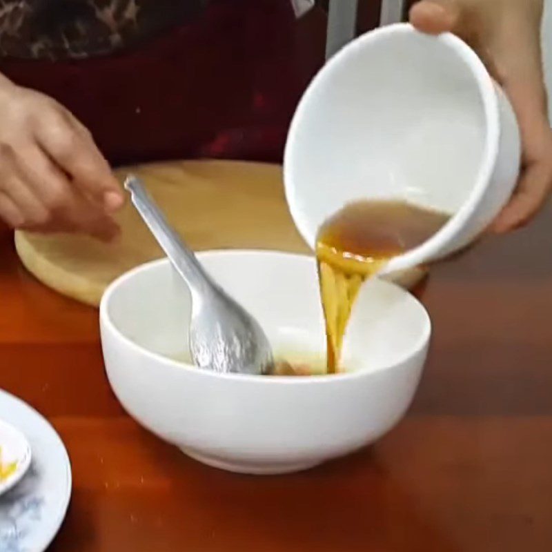 Step 4 Make the dressing Crab claw salad with dried shrimp