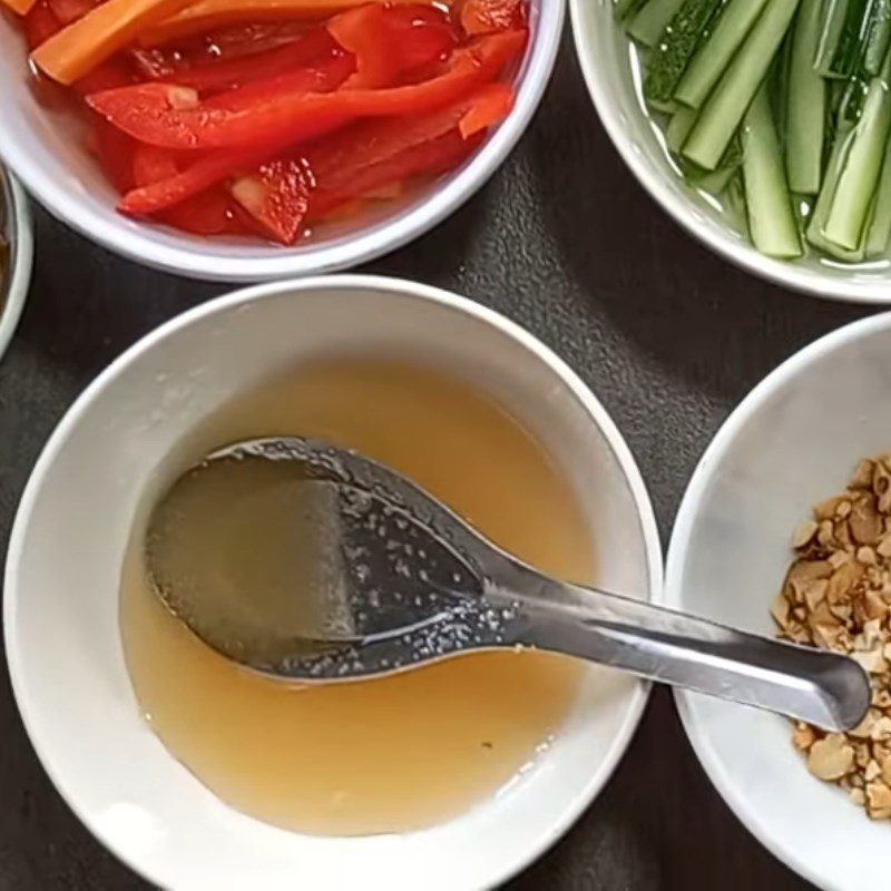 Step 3 Make the salad dressing Chôm chôm salad with seaweed