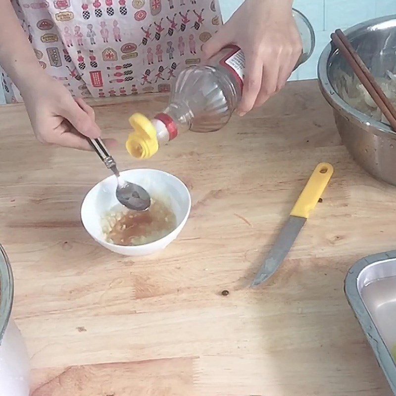 Step 2 Make the dressing for Papaya Jellyfish Salad