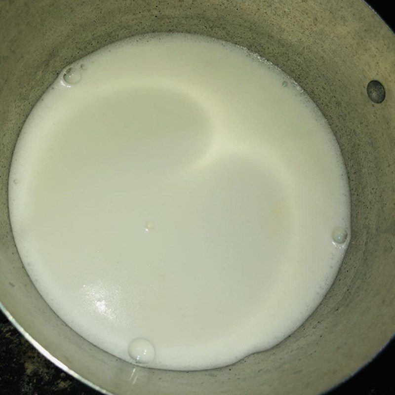 Step 3 Make coconut snail stir-fried Coconut snail stir-fried (coconut milk powder)