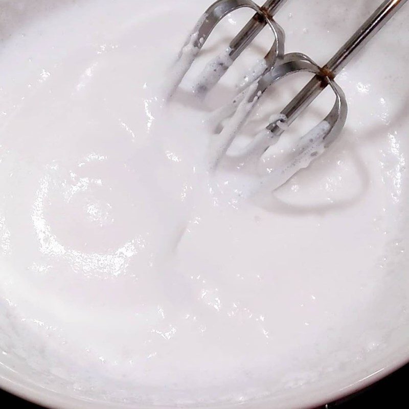 Step 4 Make the whipped cream Oreo cheesecake