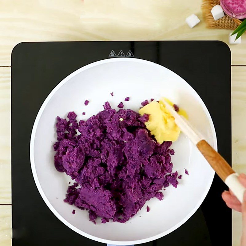 Step 3 Make the sweet potato dough balls Purple sweet potato and grass jelly