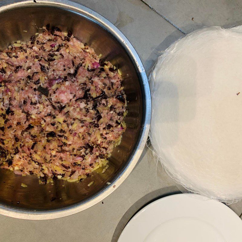 Step 4 Making fried meat rolls Bun dau mam tom