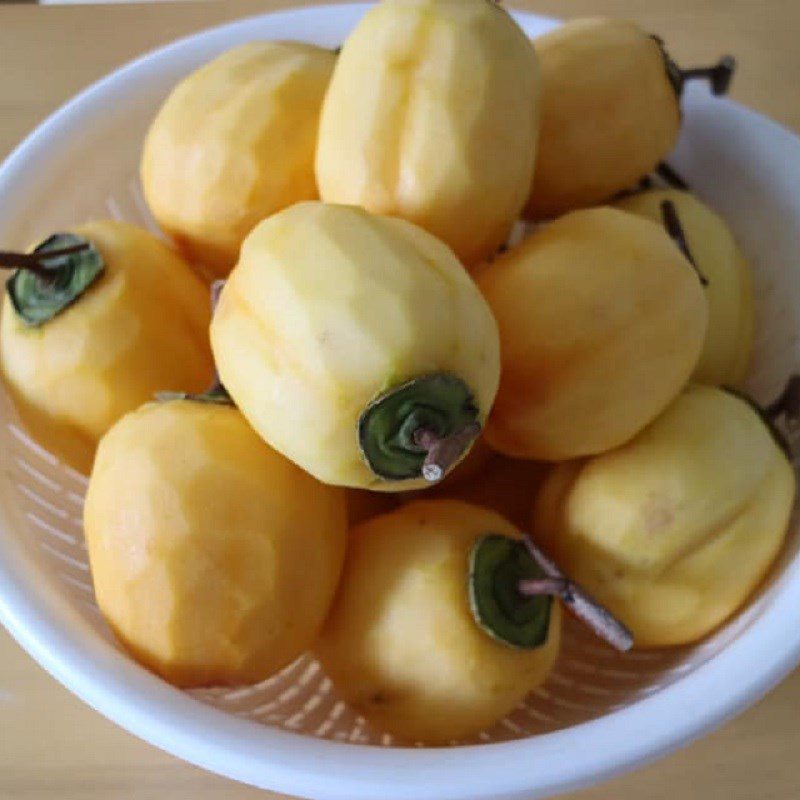 Step 1 Preparing the persimmons Wind-dried Persimmons