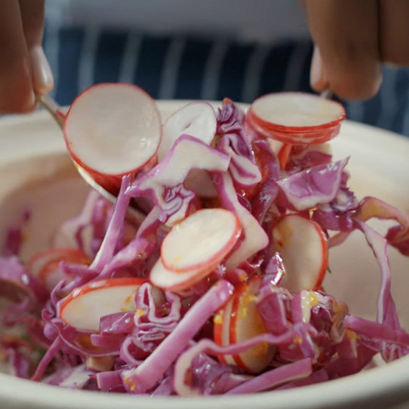 Step 5 Make the salad Pan-seared duck breast with vegetable cream sauce