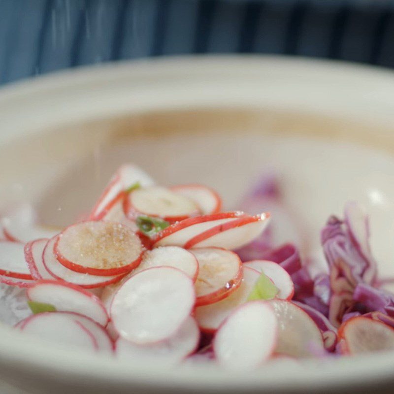 Step 5 Make the salad Pan-seared duck breast with vegetable cream sauce