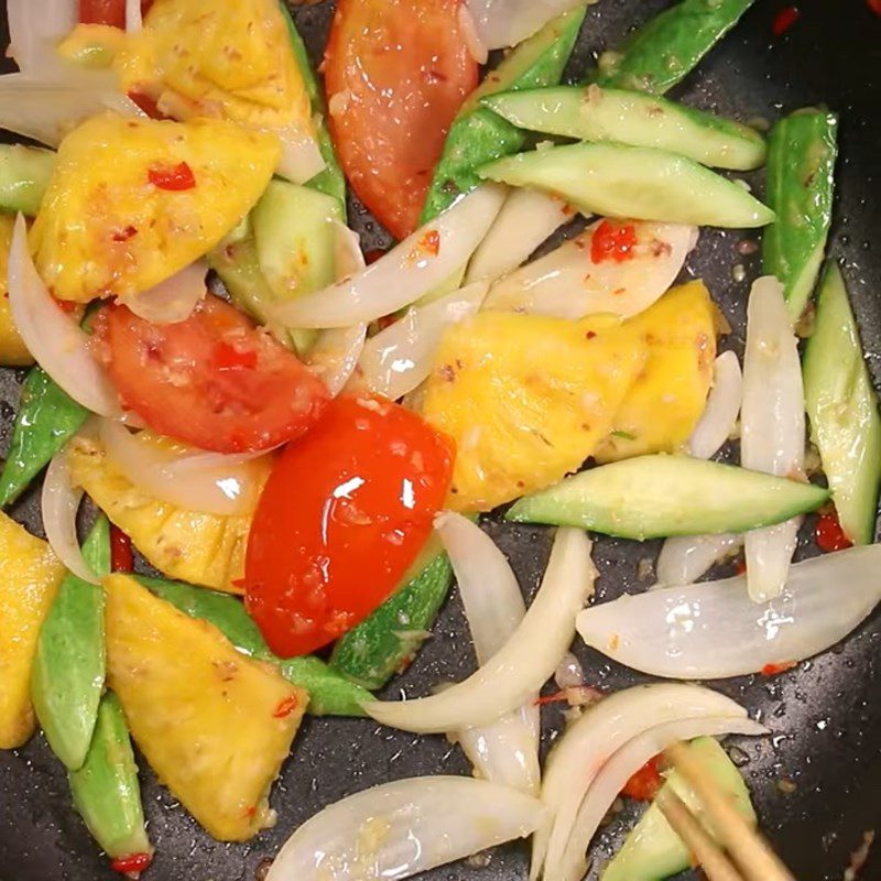 Step 3 Sweet and Sour Stir-fried Razor Clams Sweet and Sour Stir-fried Razor Clams