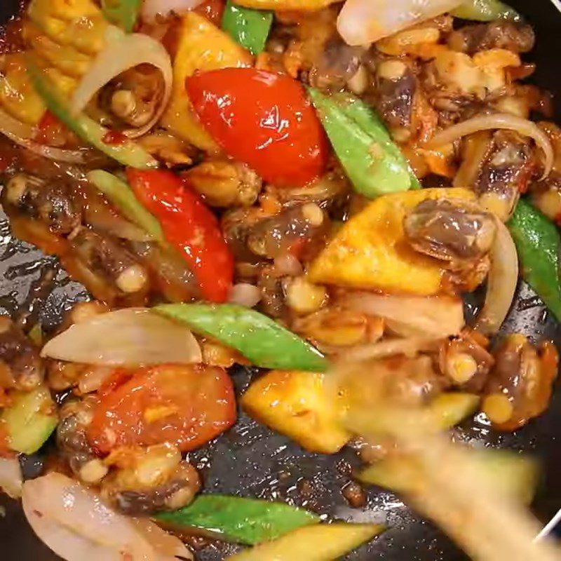 Step 3 Sweet and Sour Stir-fried Razor Clams Sweet and Sour Stir-fried Razor Clams