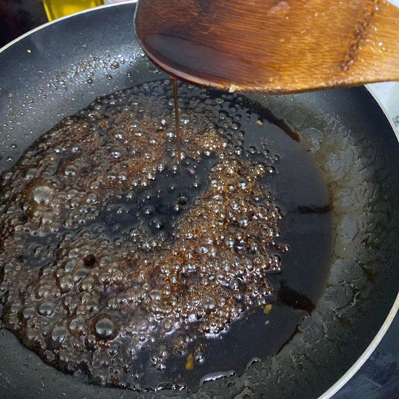 Step 2 Make sauce Chicken wings with sour sweet black vinegar sauce