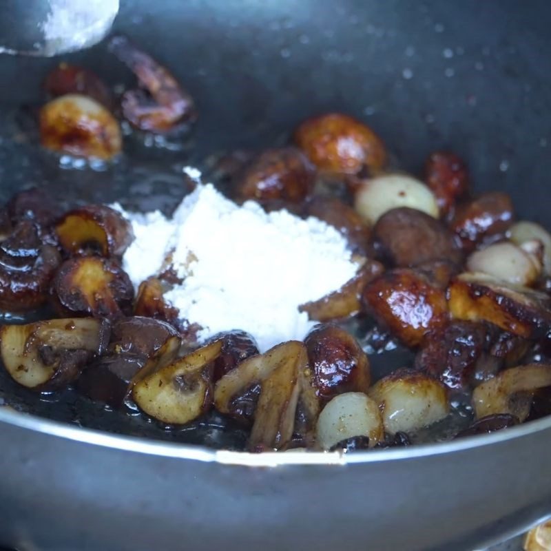 Step 11 Make the sauce Chicken cooked with wine