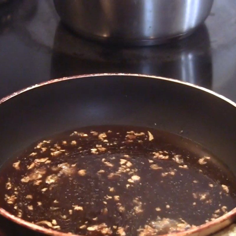 Step 3 Make the sauce for pork steak with mashed potatoes