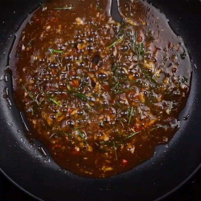 Step 6 Make crispy pork belly sauce with Thai fish sauce