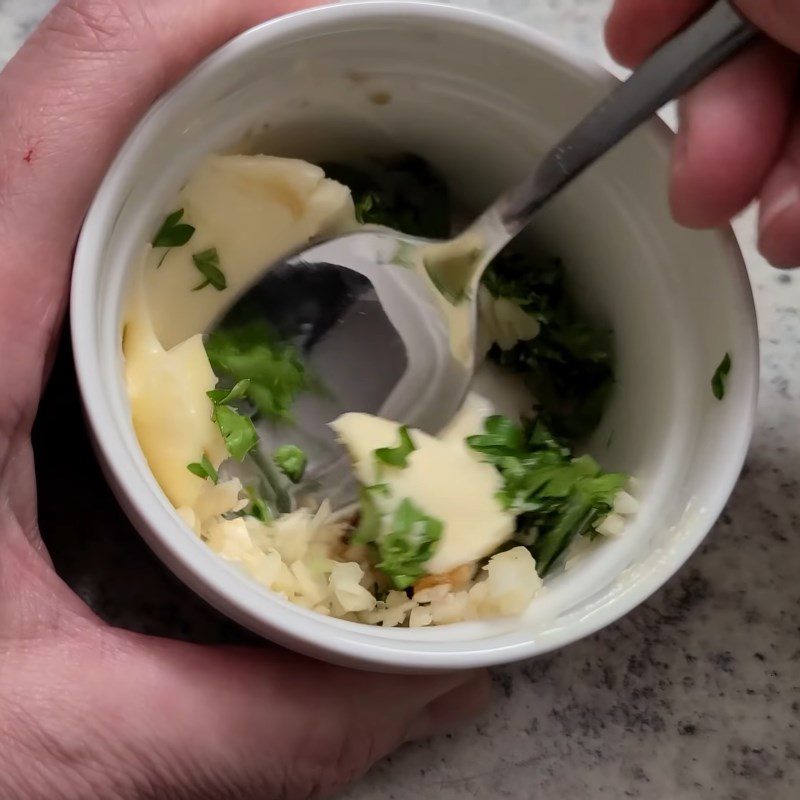 Step 2 Make garlic butter sauce for garlic butter steak using an air fryer