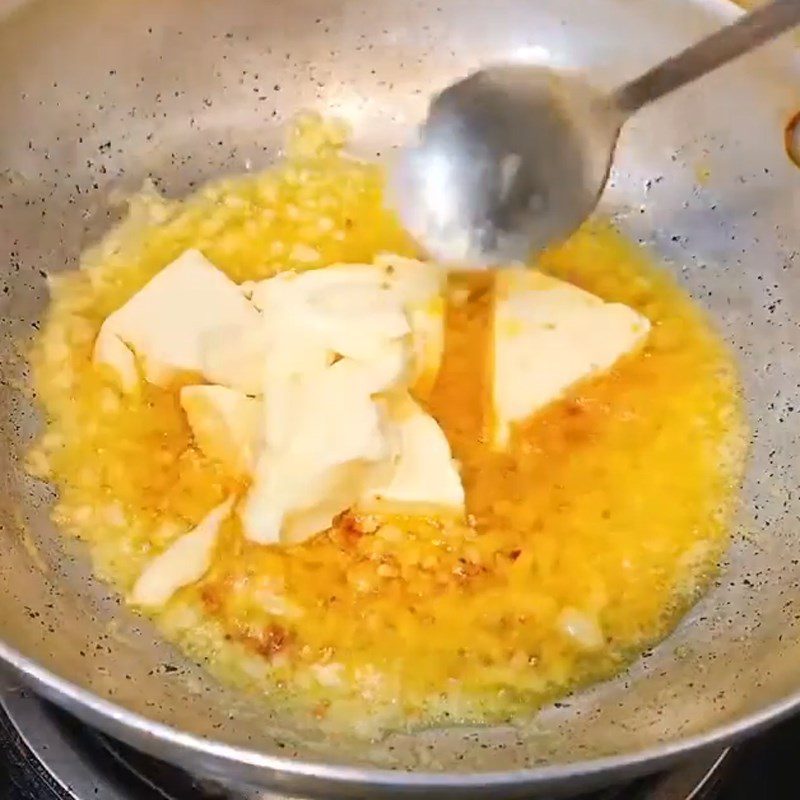 Step 2 Make garlic butter sauce Grilled garlic butter oysters