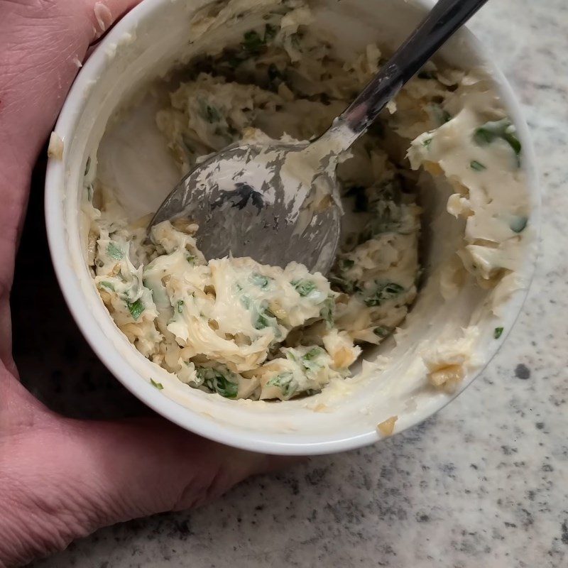 Step 2 Make garlic butter sauce for garlic butter steak using an air fryer