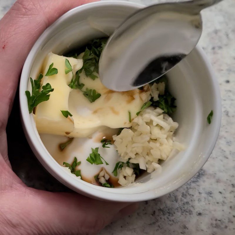 Step 2 Make garlic butter sauce for garlic butter steak using an air fryer