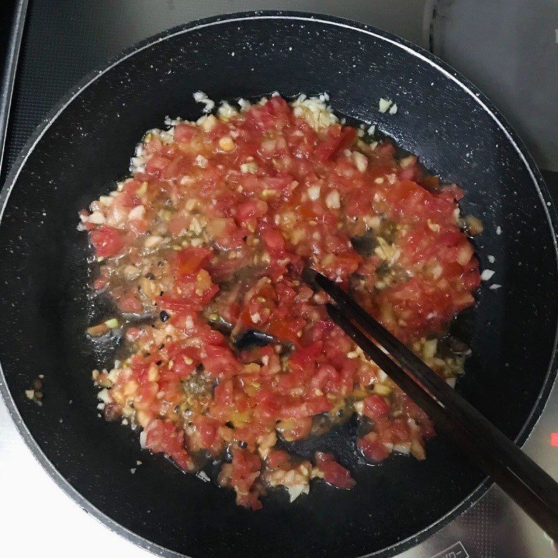 Step 2 Make tomato sauce Fried noodles with tomato sauce