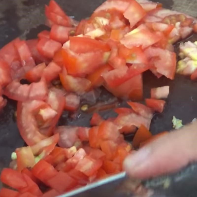 Step 5 Make tomato sauce Beef tongue cooked with lagu