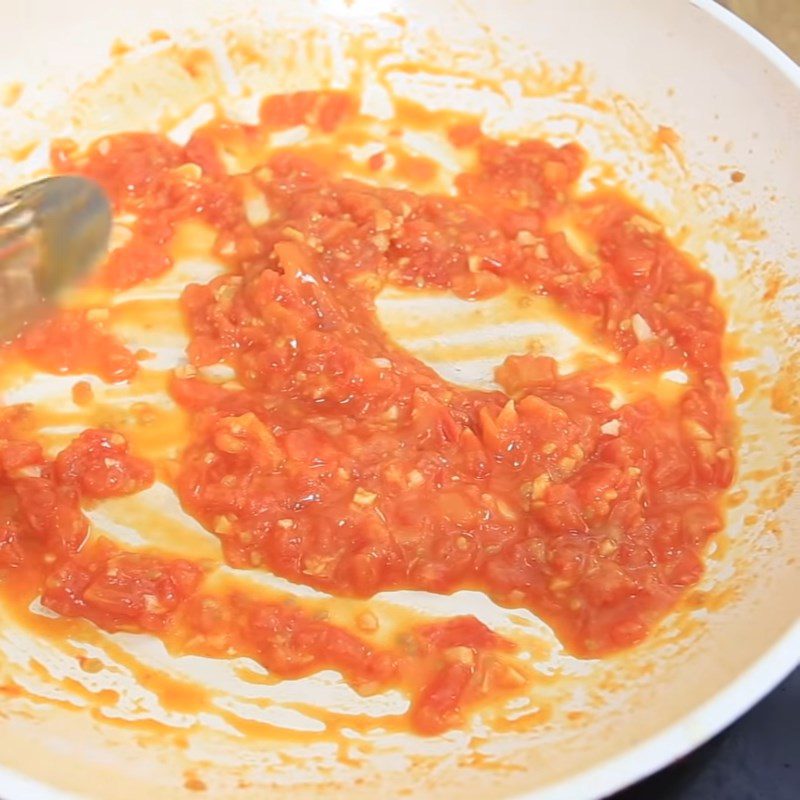 Step 3 Make tomato sauce Braised beef with tomato sauce