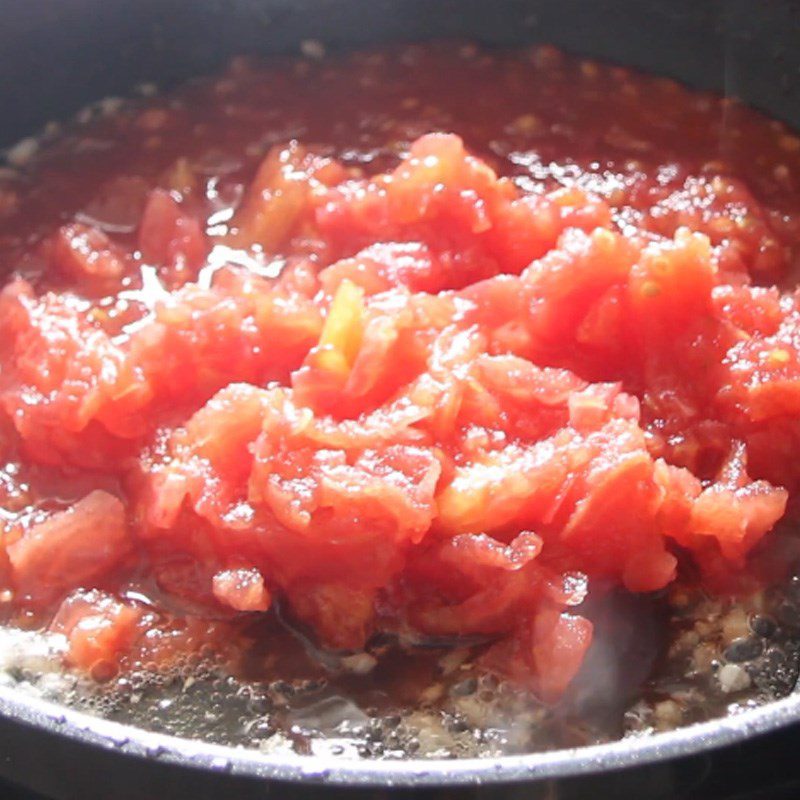 Step 3 Make tomato sauce Fried pomfret with tomato sauce