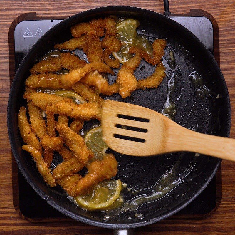 Step 4 Make crispy chicken with fresh lemon sauce