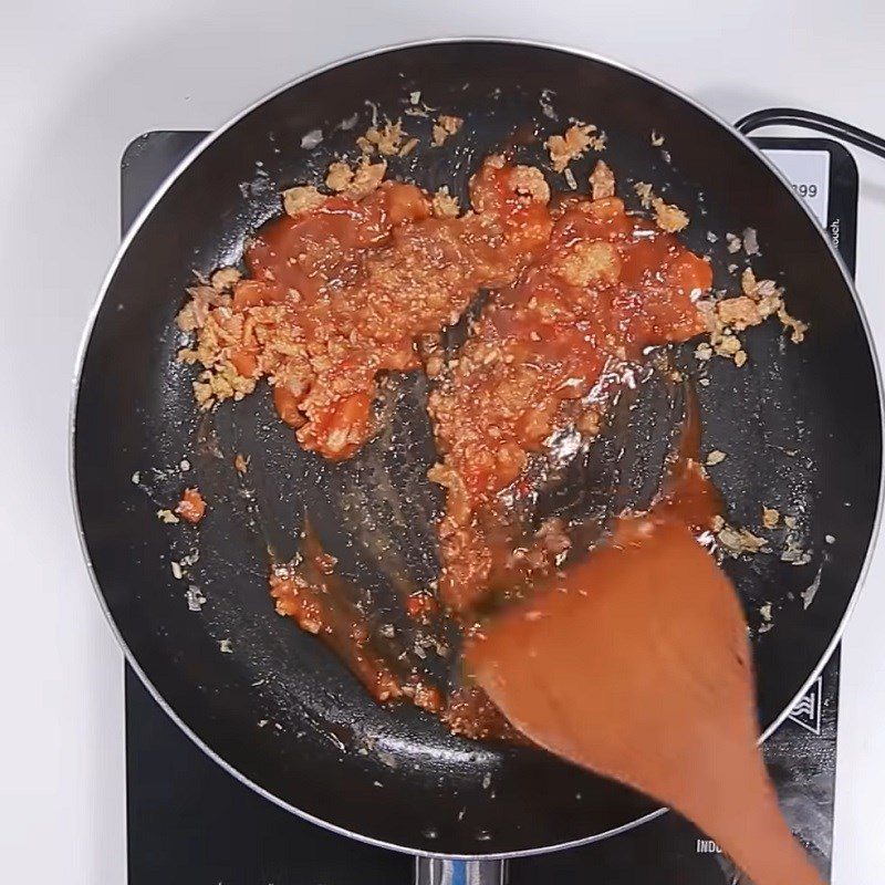 Step 2 Make sweet and sour sauce for fried sticky rice cake (Tet cake)