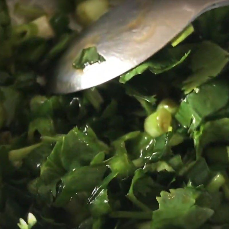 Step 2 Make scallion sauce Steamed squid with scallion oil