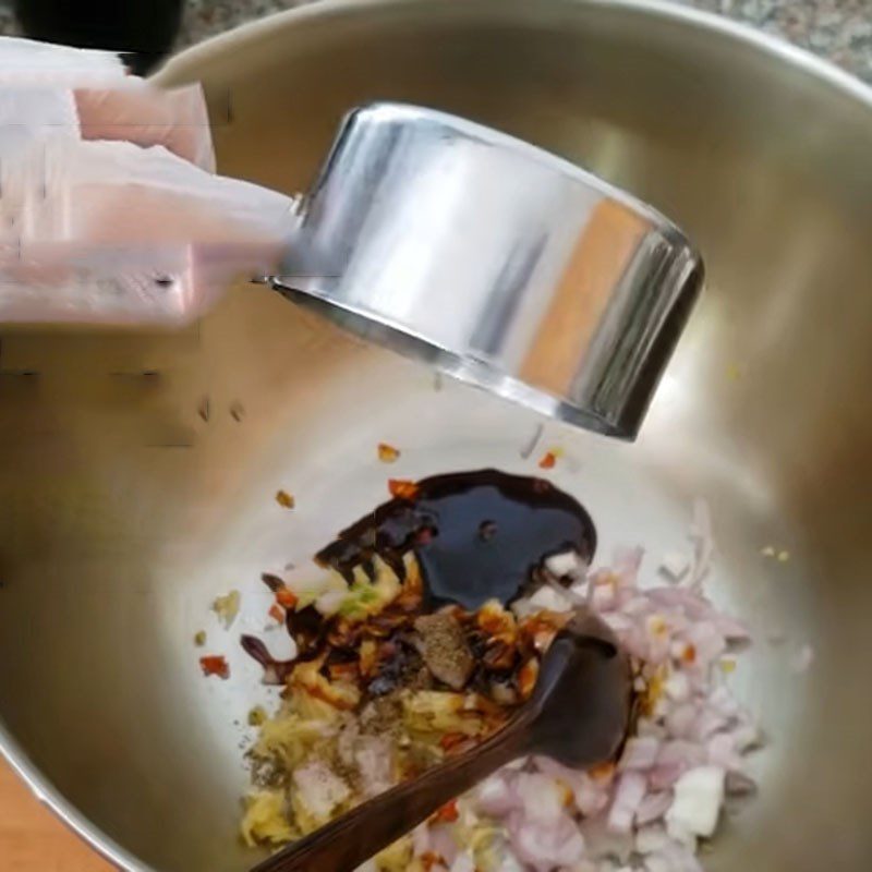 Step 2 Make braised pork sauce