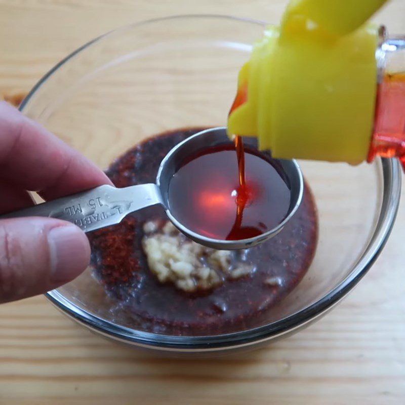 Step 3 Making hot pot sauce Korean dumpling hot pot