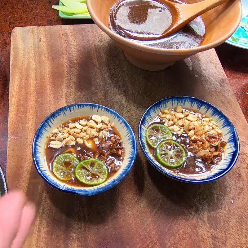 Step 4 Making tamarind sauce for red rice paper rolls with quail eggs