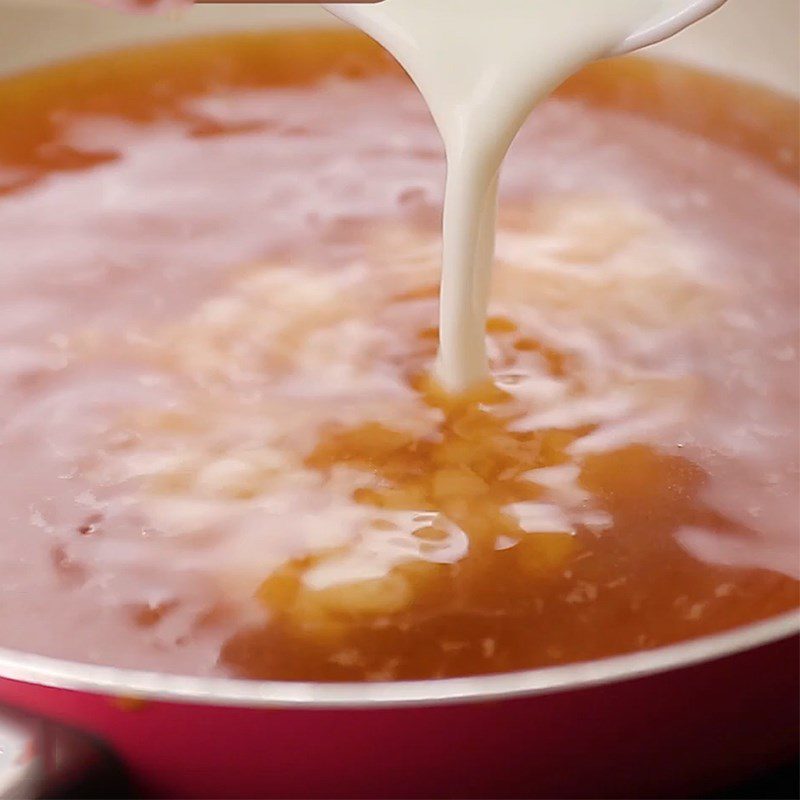 Step 1 Make tamarind sauce Soft-boiled eggs with tamarind sauce