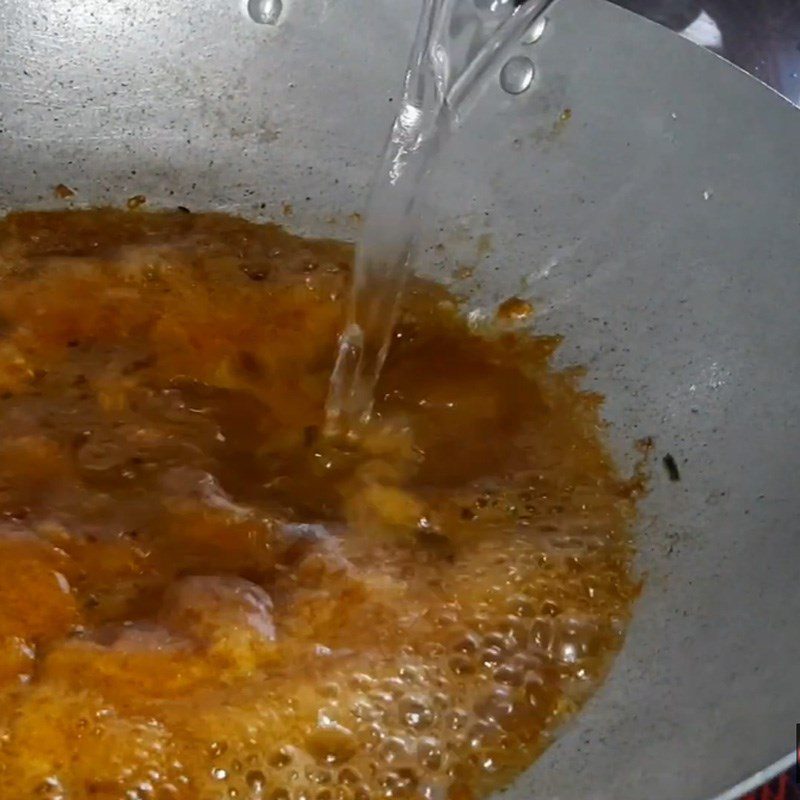 Step 3 Make tamarind sauce and scallion oil Fried giant snakehead fish with tamarind sauce