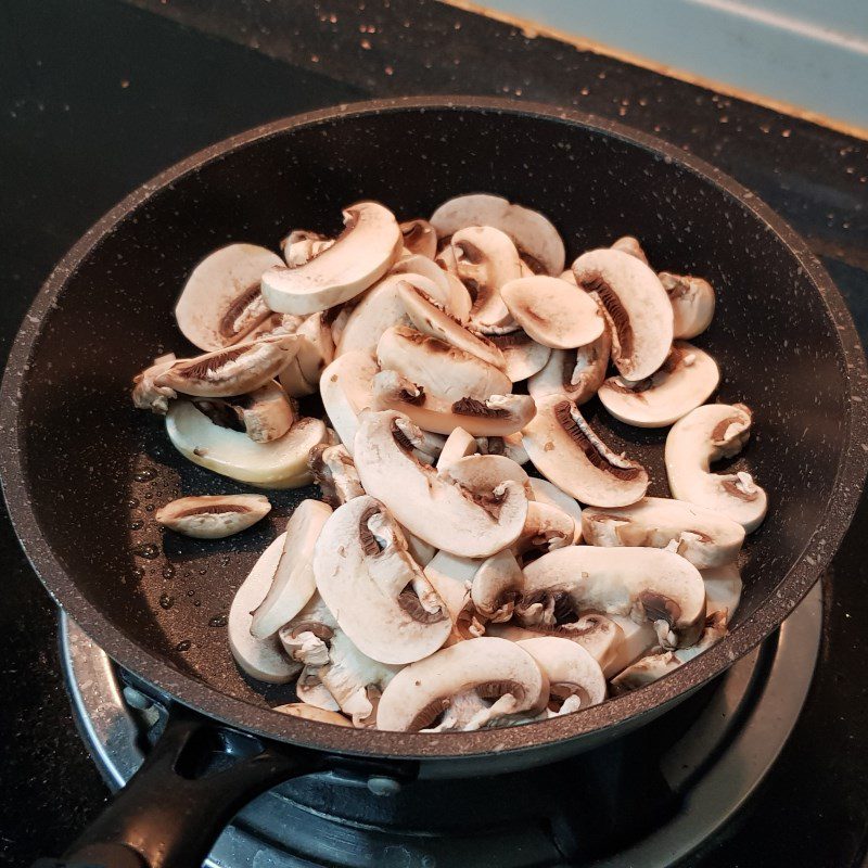 Step 3 Make teriyaki mushroom sauce Beef steak with cheese sauce and mushrooms