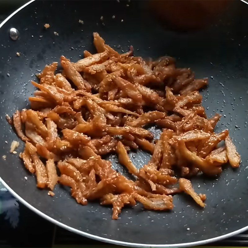 Step 3 Making fish sauce Fried anchovies with fish sauce