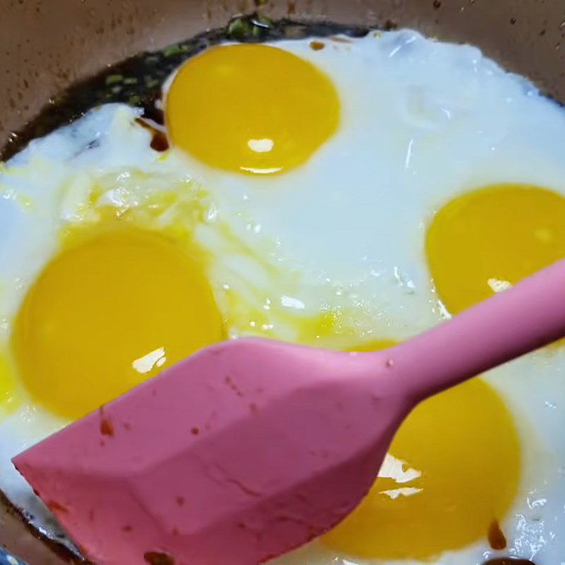 Step 2 Making Soy Sauce Fried Eggs