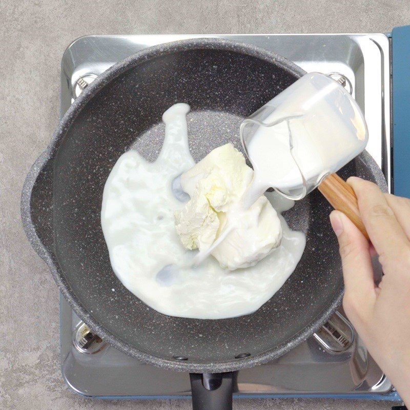 Step 1 Make cheese sauce for cheese tart using an air fryer