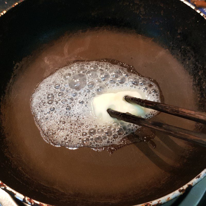 Step 4 Making cheese sauce Beef steak with cheese sauce and mushrooms