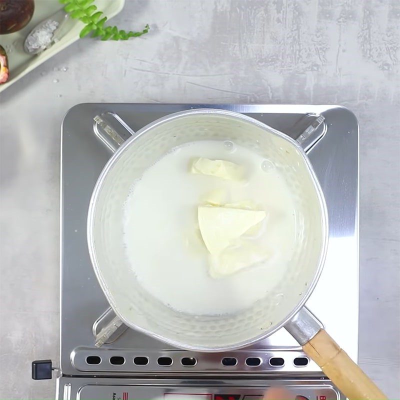 Step 3 Making cheese sauce Grilled Beef with 4 types of sauce