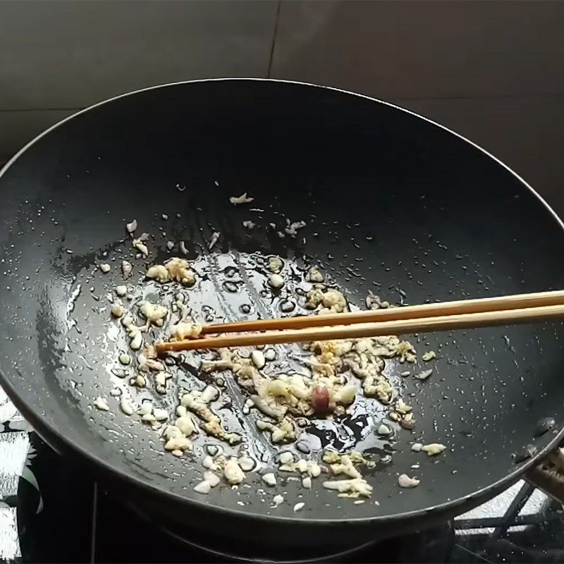 Step 3 Make satay sauce Fried anchovies with satay