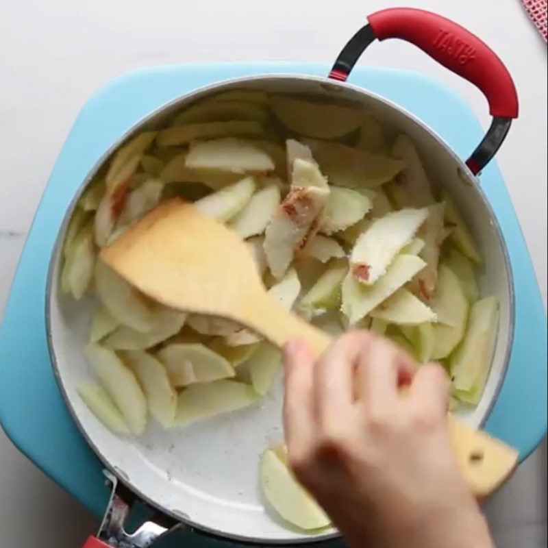 Step 2 Make apple sauce Galette