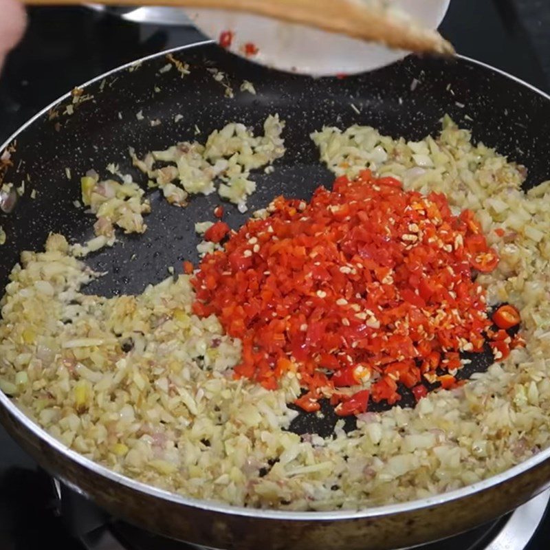 Step 4 Making Thai sauce Thai beef tendon sauce