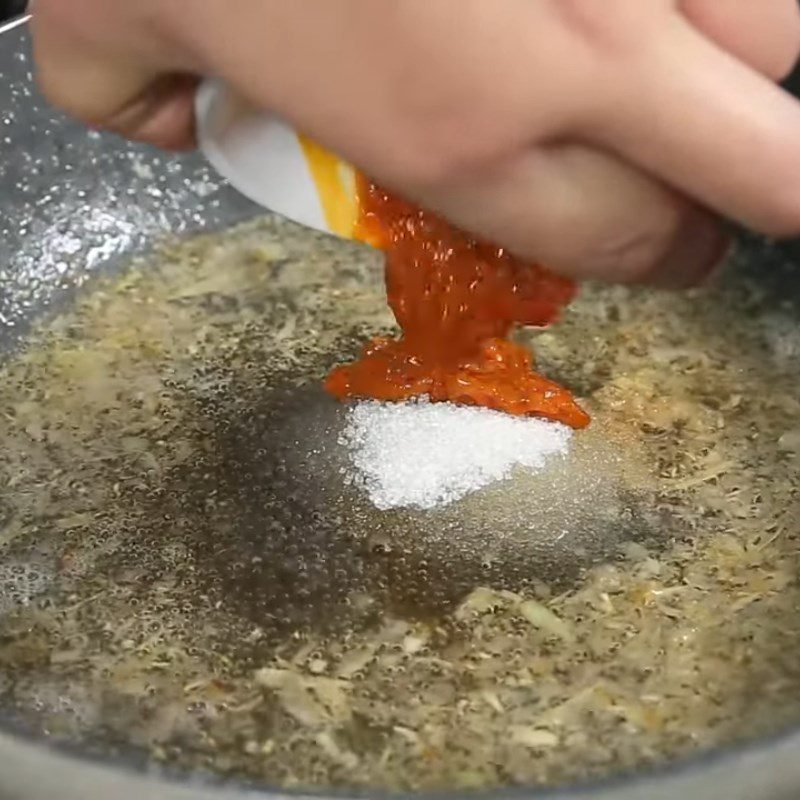 Step 3 Make the rice paper salad dressing Rice paper salad with pork cracklings