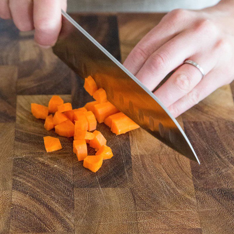 Step 1 Prepare other ingredients for steamed fish roe with five colors